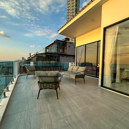 Stunning Beachfront View Luxurious Apartment 40 Jomtien Beach Esterno foto