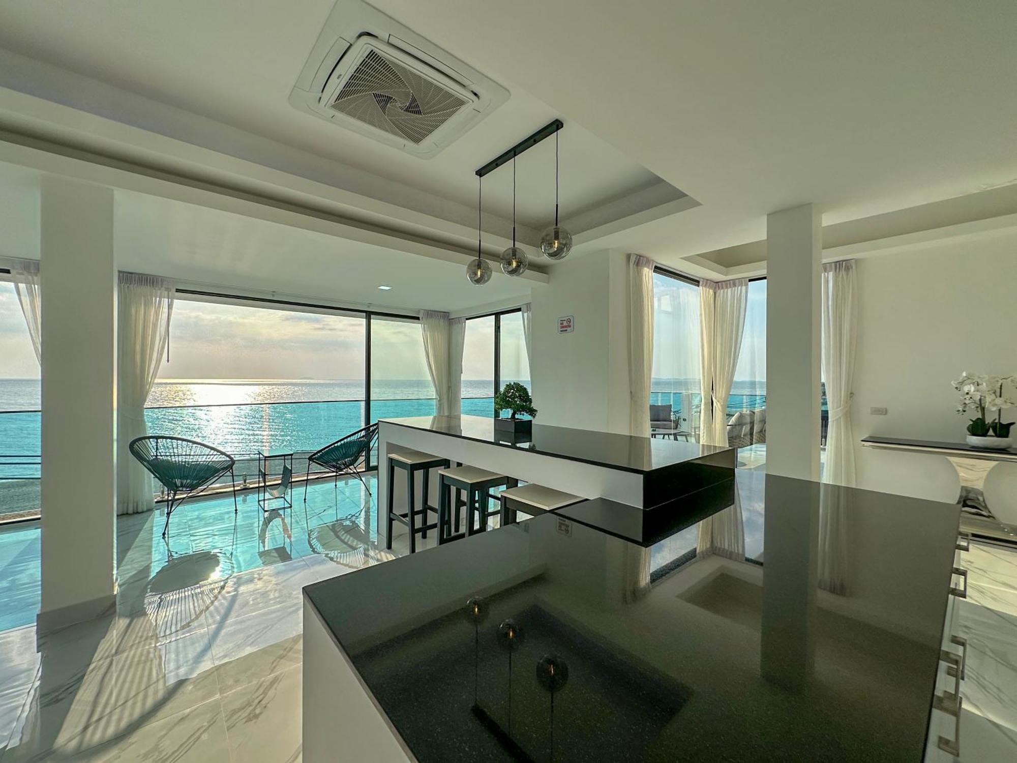 Stunning Beachfront View Luxurious Apartment 40 Jomtien Beach Esterno foto