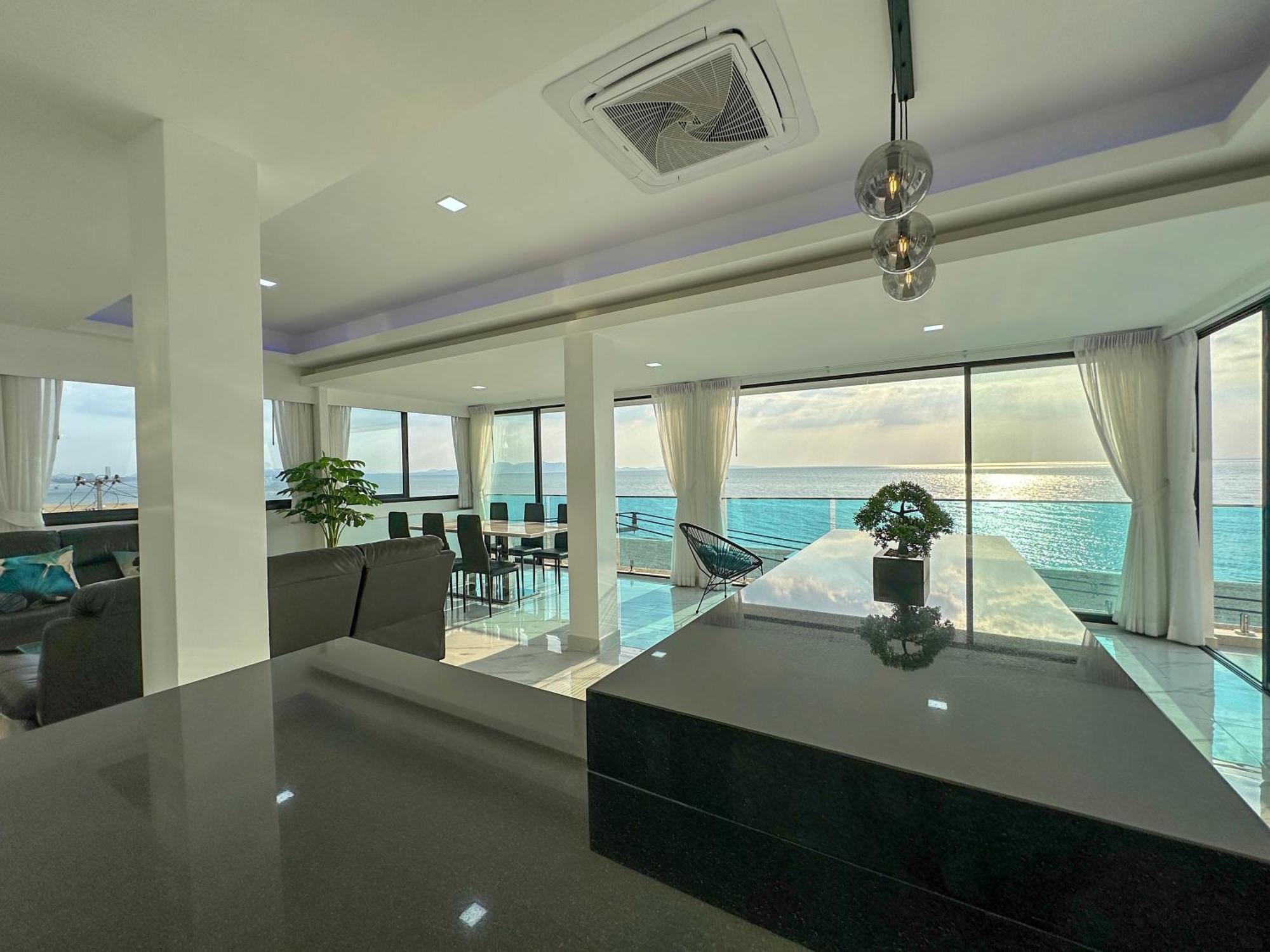 Stunning Beachfront View Luxurious Apartment 40 Jomtien Beach Esterno foto
