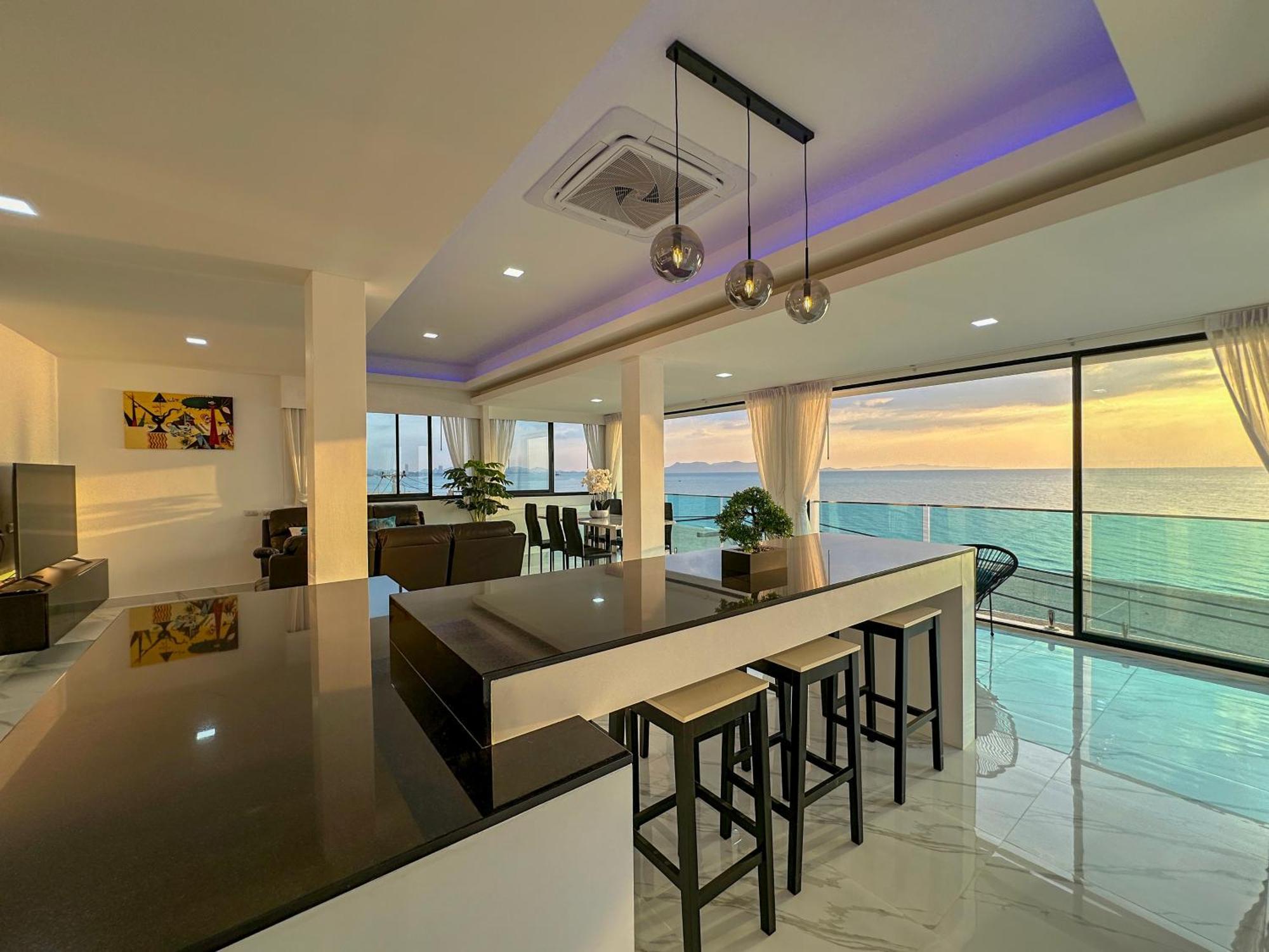 Stunning Beachfront View Luxurious Apartment 40 Jomtien Beach Esterno foto